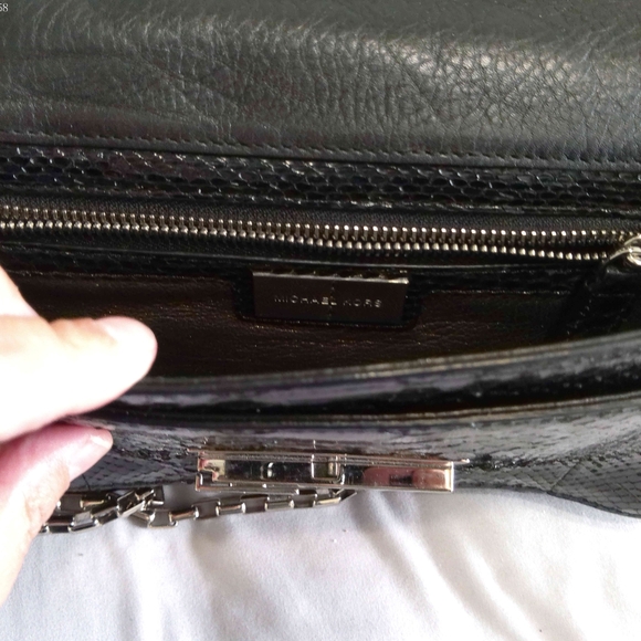 MICHAEL KORS PURSE - Picture 8 of 10